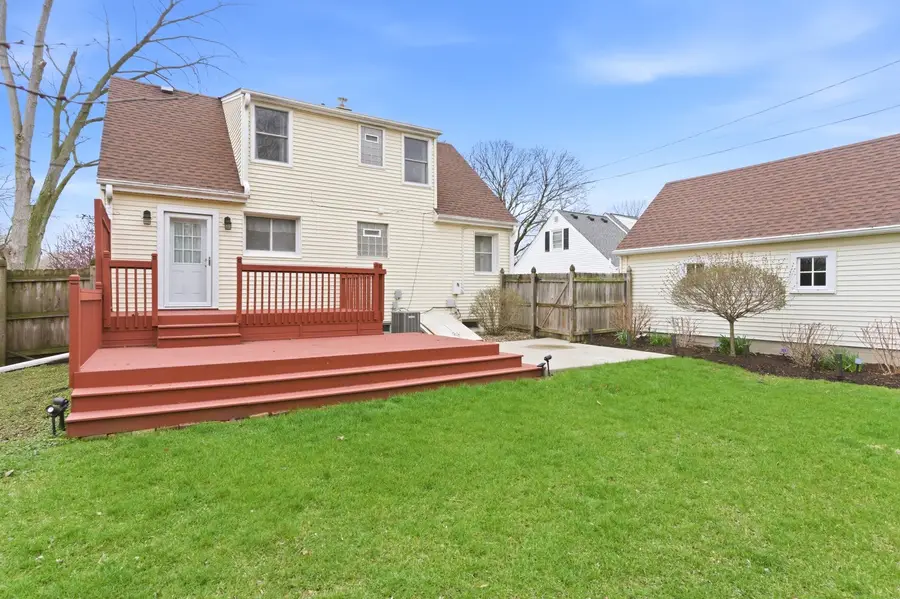 22 S Westlawn Avenue, Aurora, IL 60506 - #3