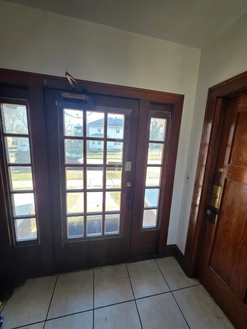 904 17th Avenue, Rockford, IL 61104 - #2