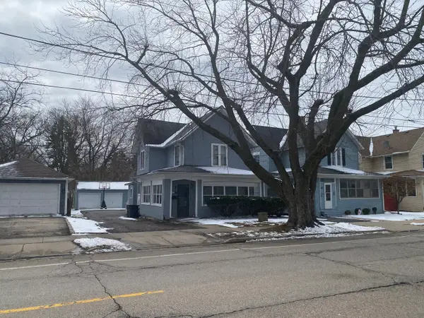 515 Walnut Avenue, Elgin, IL 60123