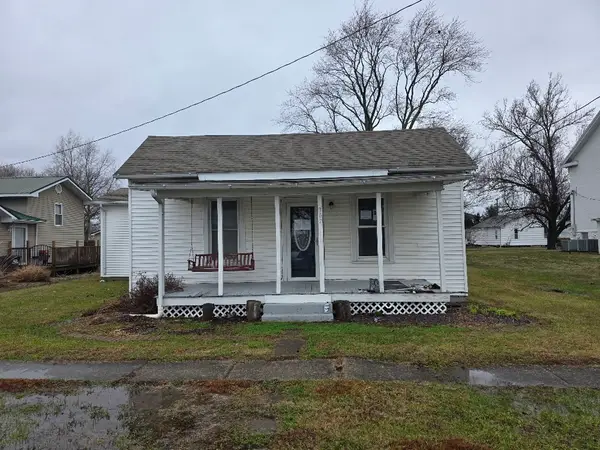 307 S Poplar Street, Farina, IL 62838