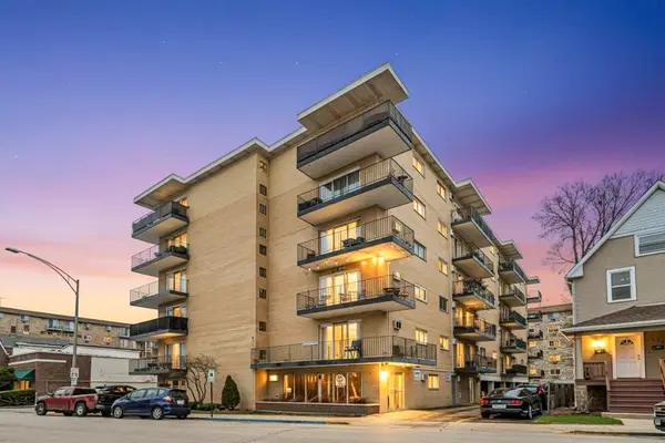 320 Circle Avenue #404, Forest Park, IL 60130