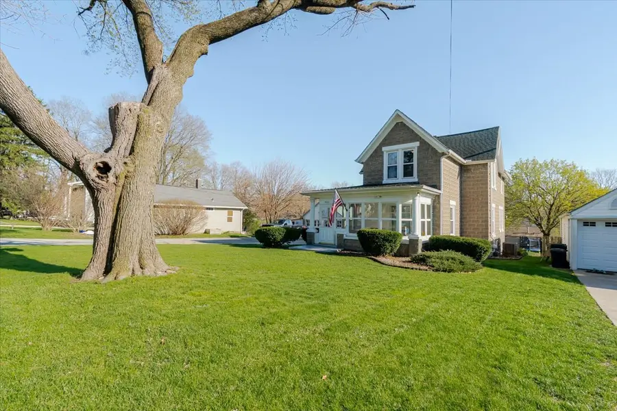 502 W Cruger Avenue, Eureka, IL 61530 - #2