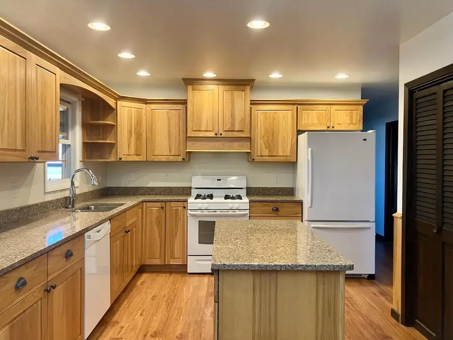 302 W Meadow Street, Polo, IL 61064 - #2