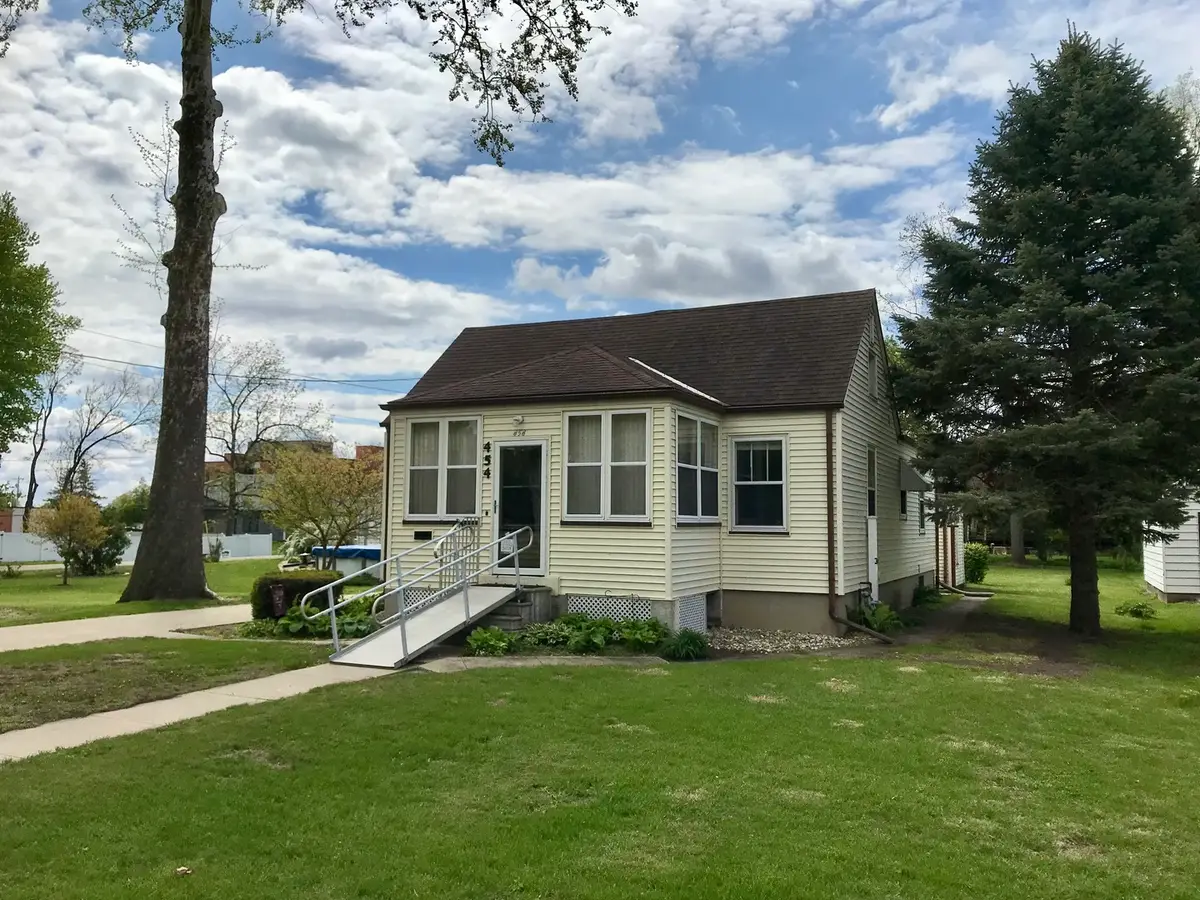 454 E Lincoln Street, Princeton, IL 61356 - #1