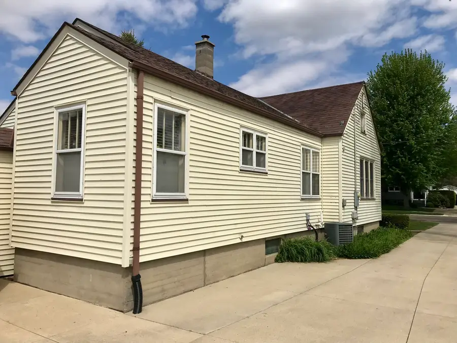 454 E Lincoln Street, Princeton, IL 61356 - #2