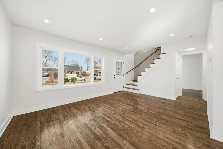 7851 Suburban Lane, Bridgeview, IL 60455 - #3