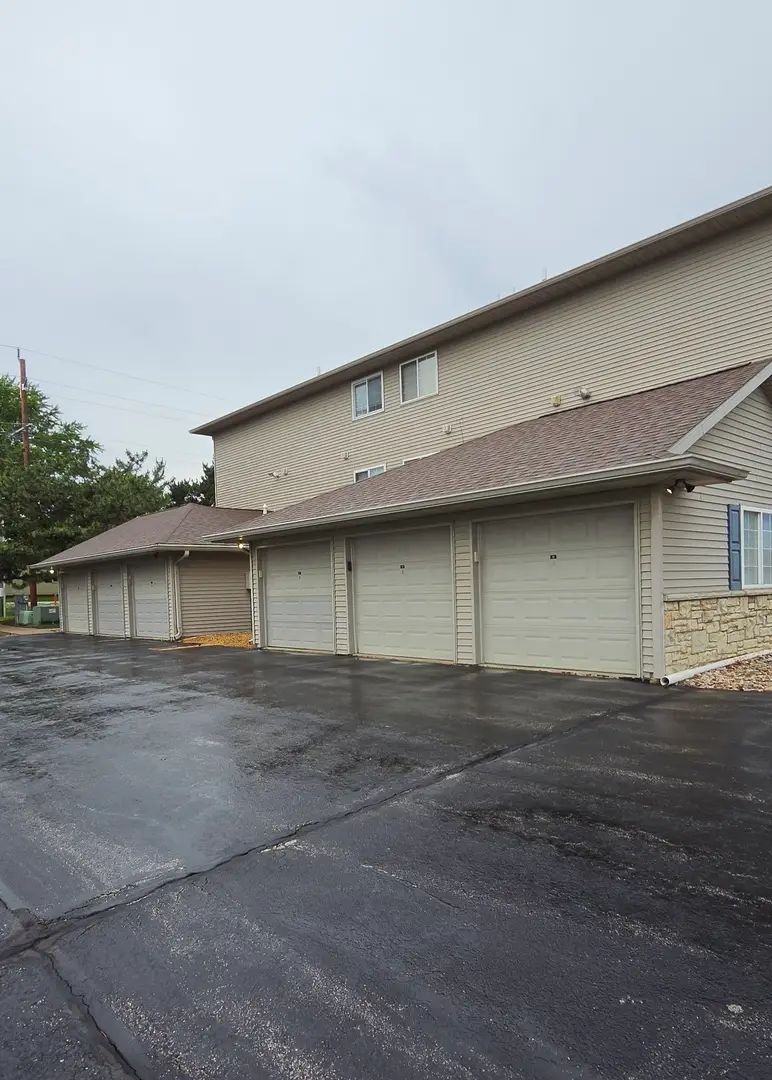 109 E Price Street #301, Eldridge, IA 52748 - #3