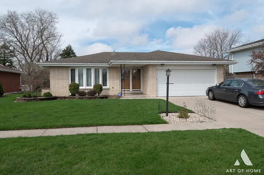 10614 S 84th Avenue, Palos Hills, IL 60465 - #2