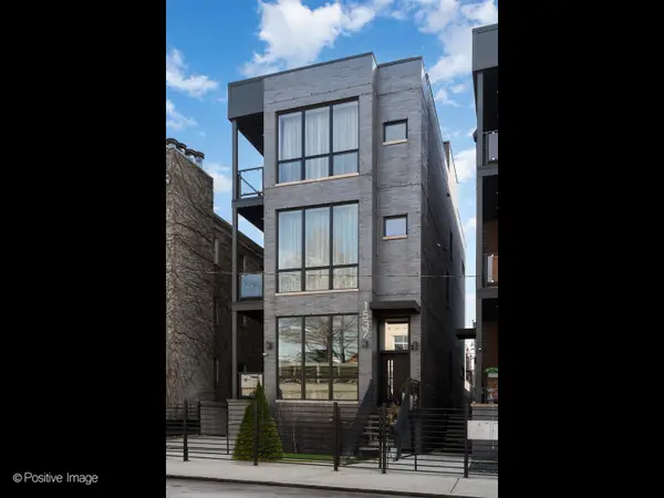 1537 W Pearson Street #2, Chicago, IL 60642