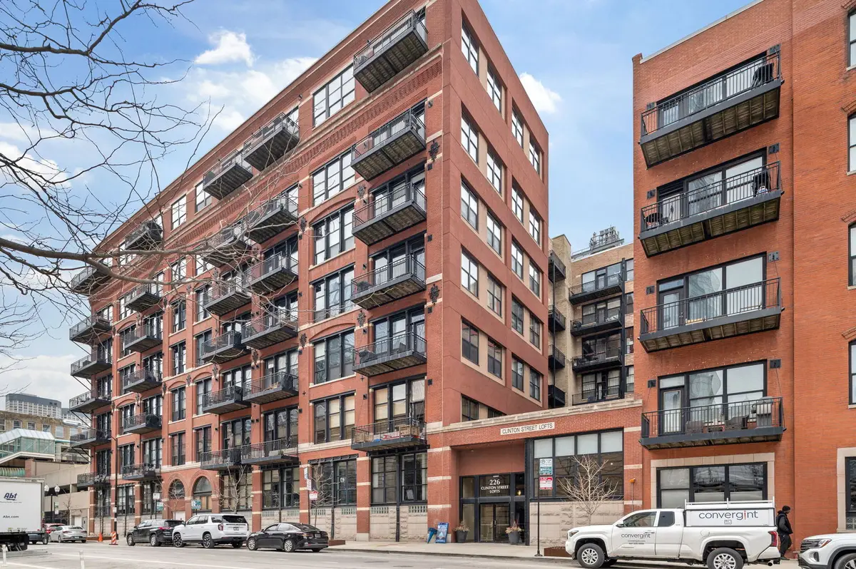 226 N Clinton Street #710, Chicago, IL 60661 - #1