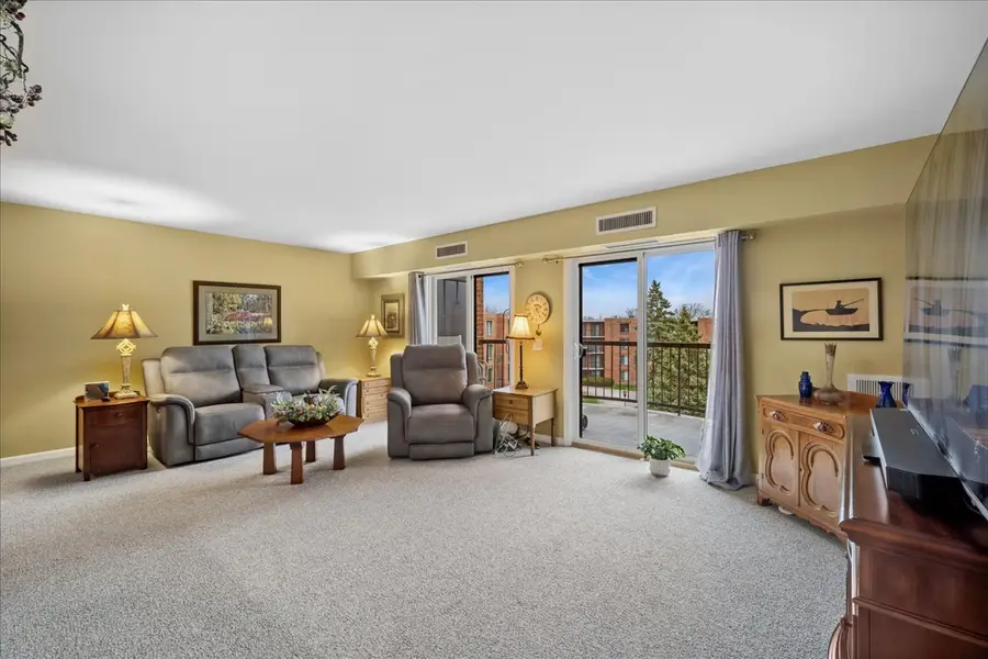 1515 E Central Road #462B, Arlington Heights, IL 60005 - #3