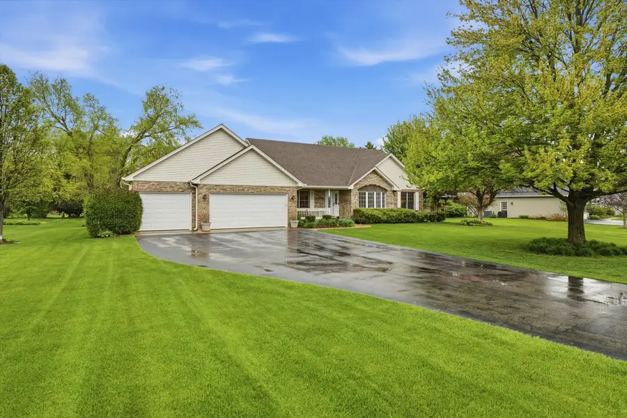 706 Silver Glen Road, McHenry, IL 60050 - #2