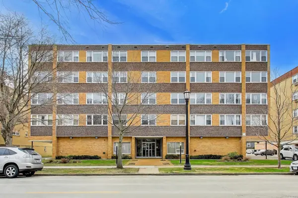 720 Oakton Street #3B, Evanston, IL 60202