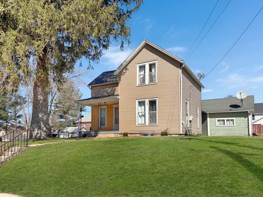 430 W American Street, Freeport, IL 61032 - #2