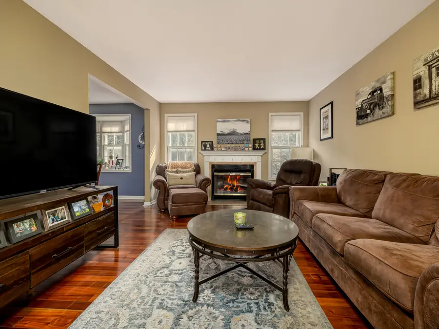 1000 Devonshire Avenue, Naperville, IL 60540 - #3