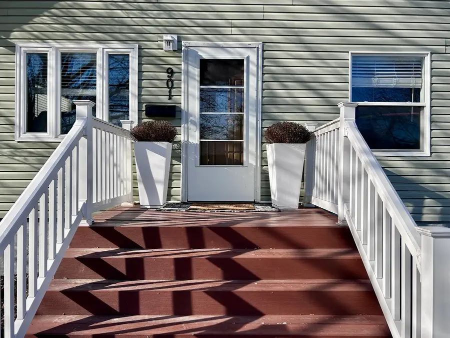 901 24th Street, Lasalle, IL 61301 - #2