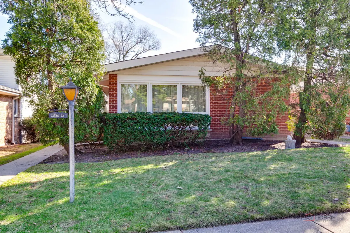 5251 Greenleaf Street, Skokie, IL 60077 - #1