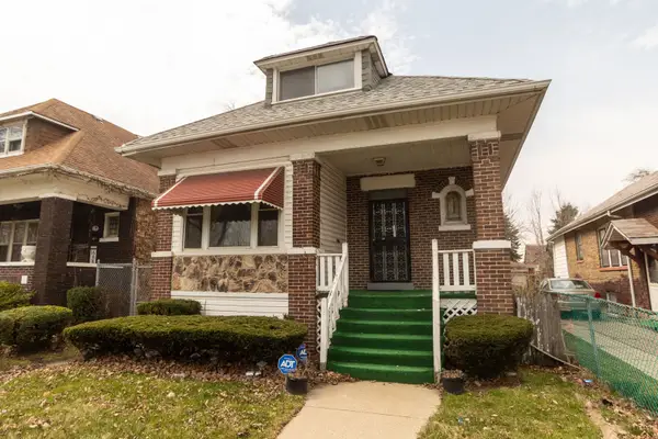 8018 S Bennett Avenue, Chicago, IL 60617