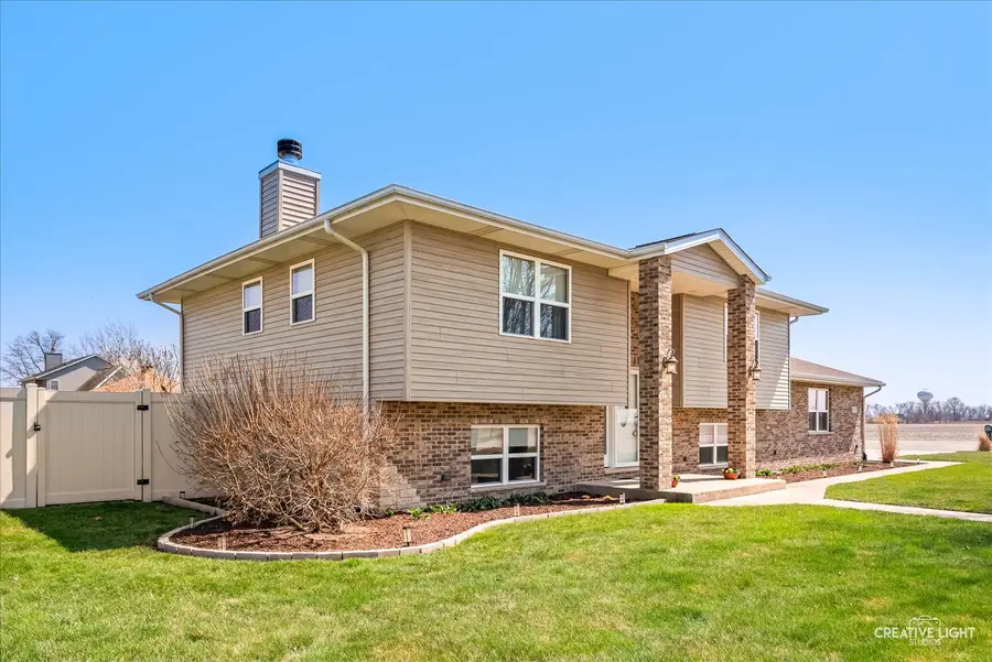 1075 S Illinois Street, Coal City, IL 60416 - #3