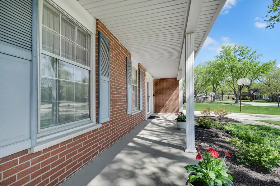 6914 Richmond Avenue, Darien, IL 60561 - #3