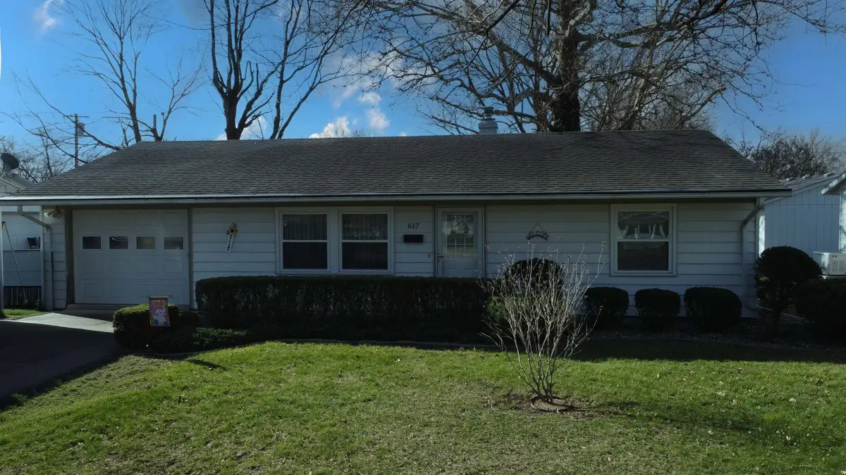 617 E Grant Street, Watseka, IL 60970 - #1