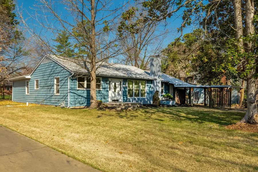 1004 S Taylor Drive, Carbondale, IL 62901 - #3