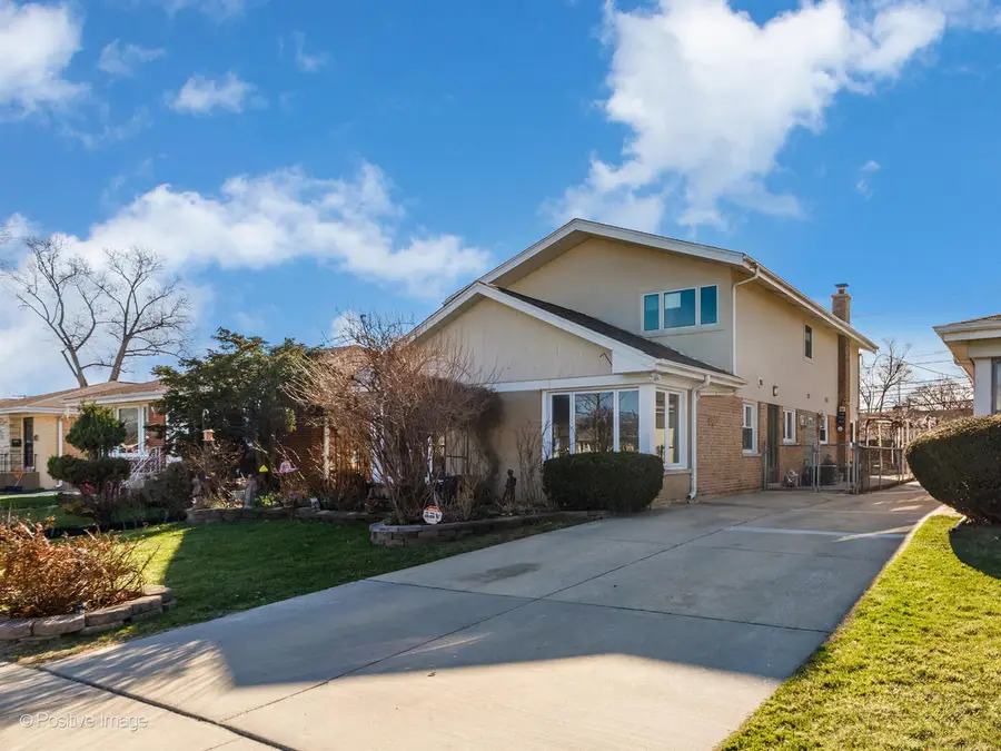 7520 Crawford Avenue, Skokie, IL 60077 - #2