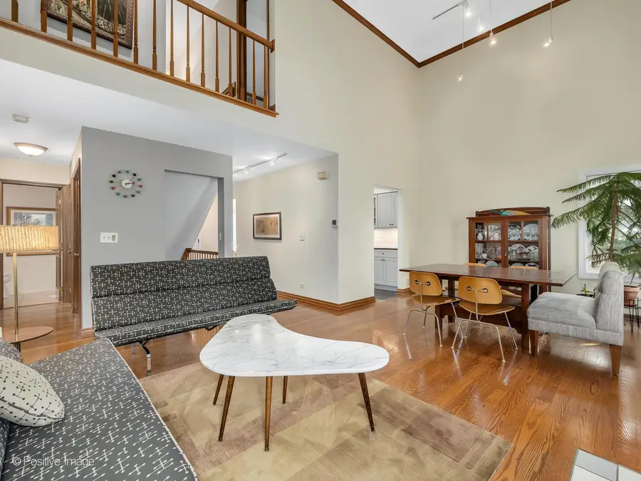 412 Lawrence Avenue, Glen Ellyn, IL 60137 - #3