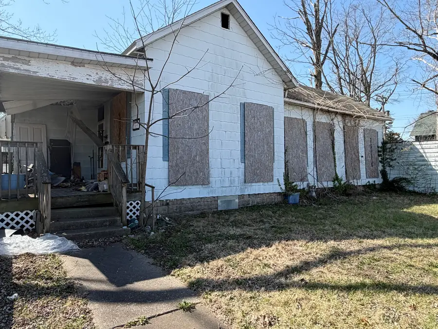 501 W Mcmackin Street, Salem, IL 62881 - #2