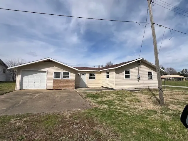 401 N Jackson Street, Philo, IL 61864 - #2