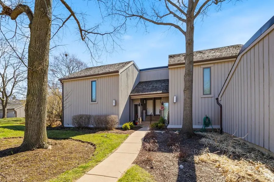 97 W Thornhill Lane #A, Lake Barrington, IL 60010 - #2