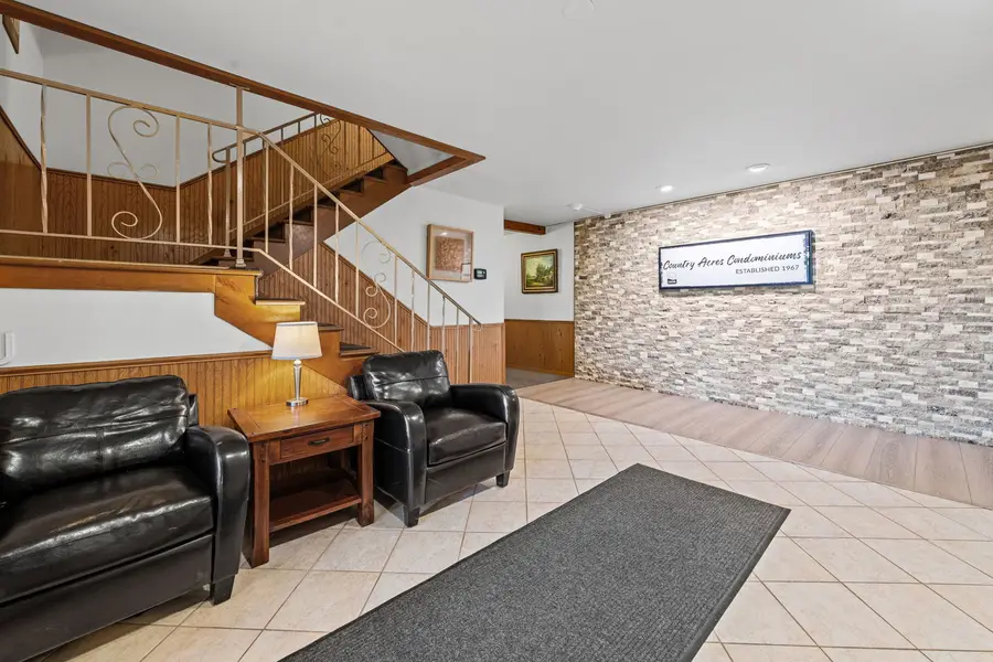 640 Murray Lane #111, Des Plaines, IL 60016 - #2