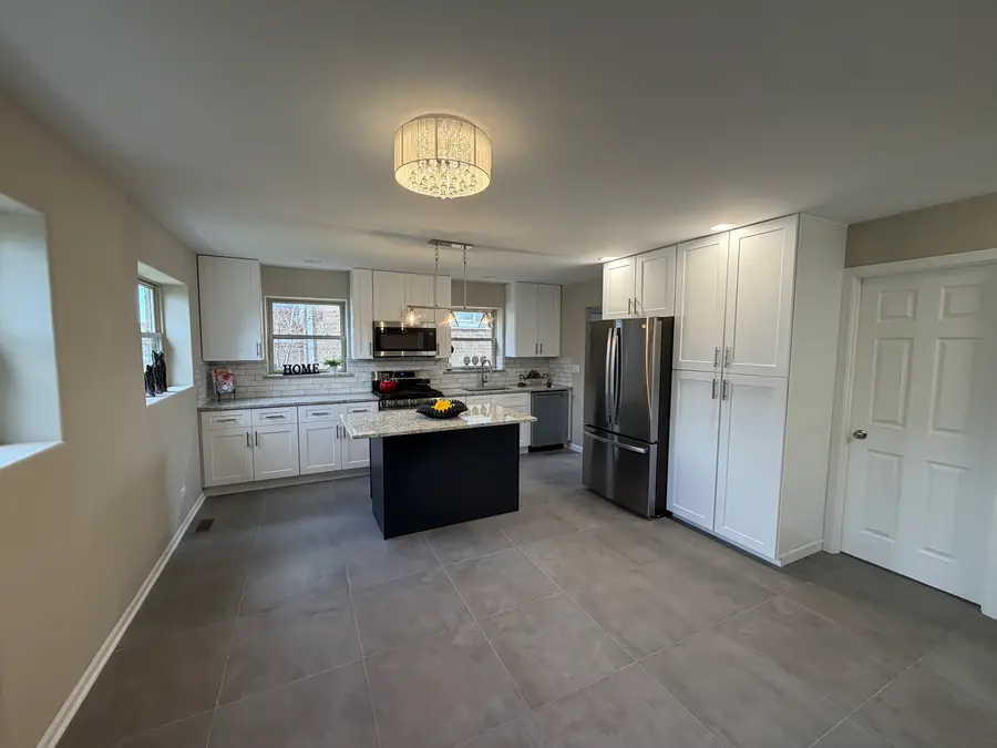 5743 W 79th Street, Burbank, IL 60459 - #3