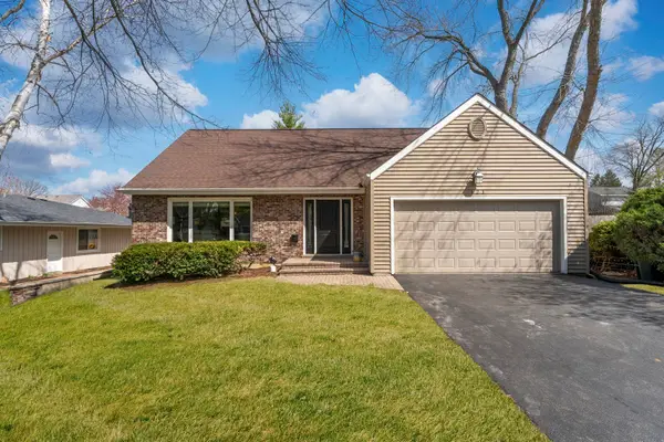 121 N Glendale Avenue, Barrington, IL 60010