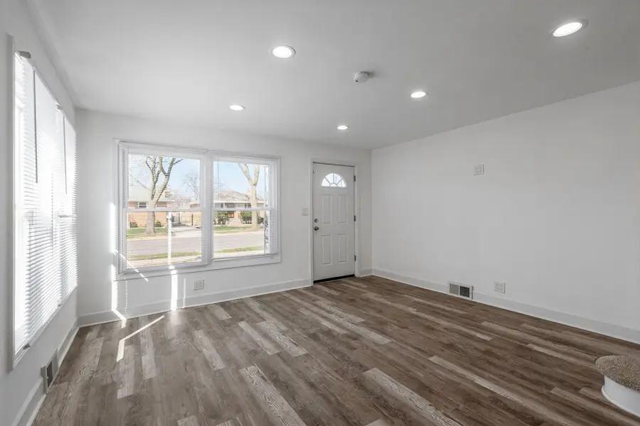 519 Bellwood Avenue, Bellwood, IL 60104 - #3