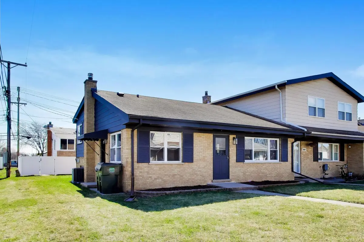 9011 N Grace Avenue, Niles, IL 60714 - #1