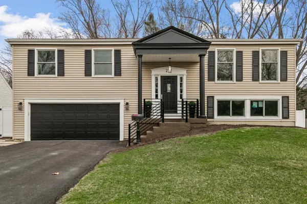 212 S River Road, Naperville, IL 60540