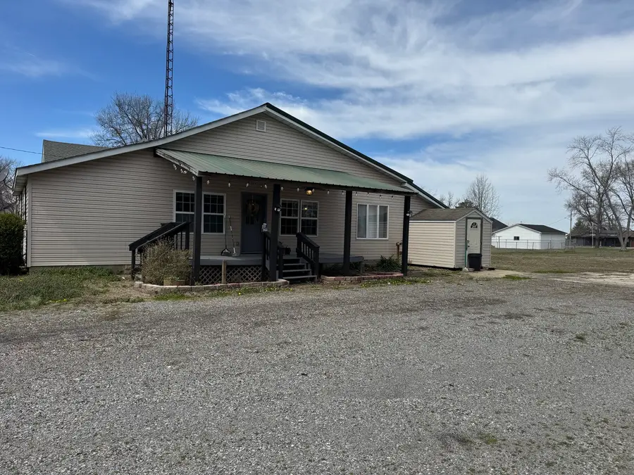 303 W Main Street W, Ewing, IL 62836 - #3