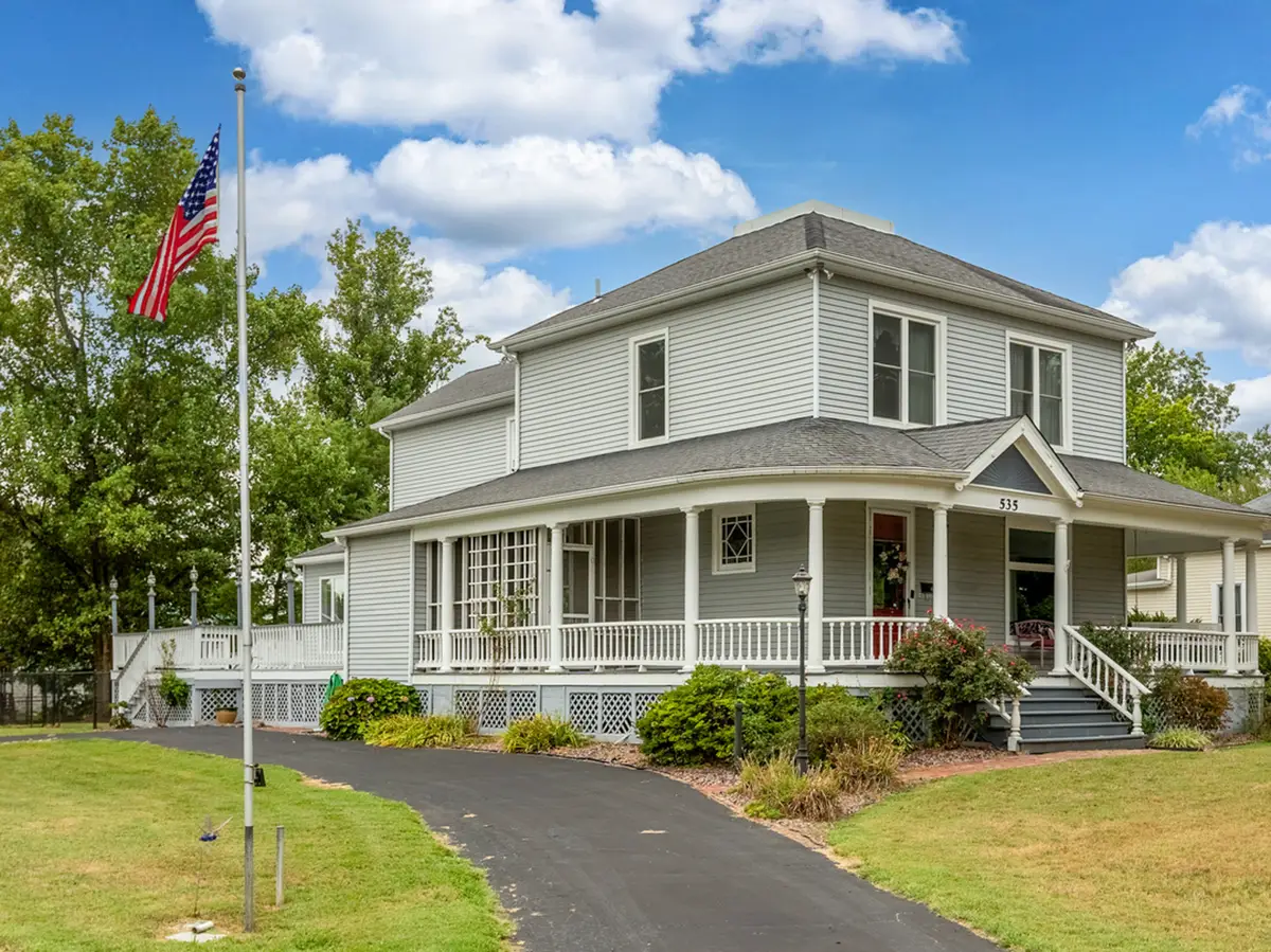 535 E Main Street, Du Quoin No 8, IL 62832 - #1