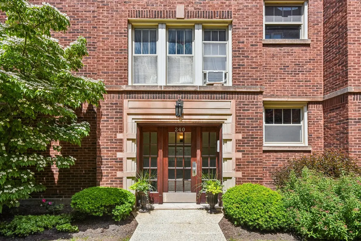 240 S Maple Avenue #2W, Oak Park, IL 60302 - #1