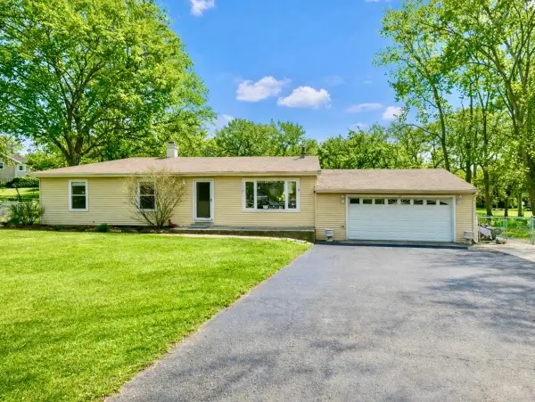 3410 Woodland Circle, Island Lake, IL 60042