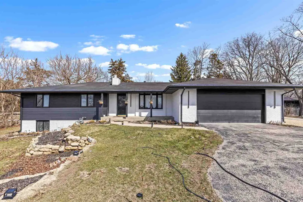 7010 Prairie Hill Road, South Beloit, IL 61080 - #1