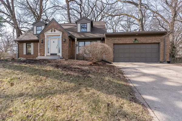 22 Wildwood Trail, Bettendorf, IA 52722
