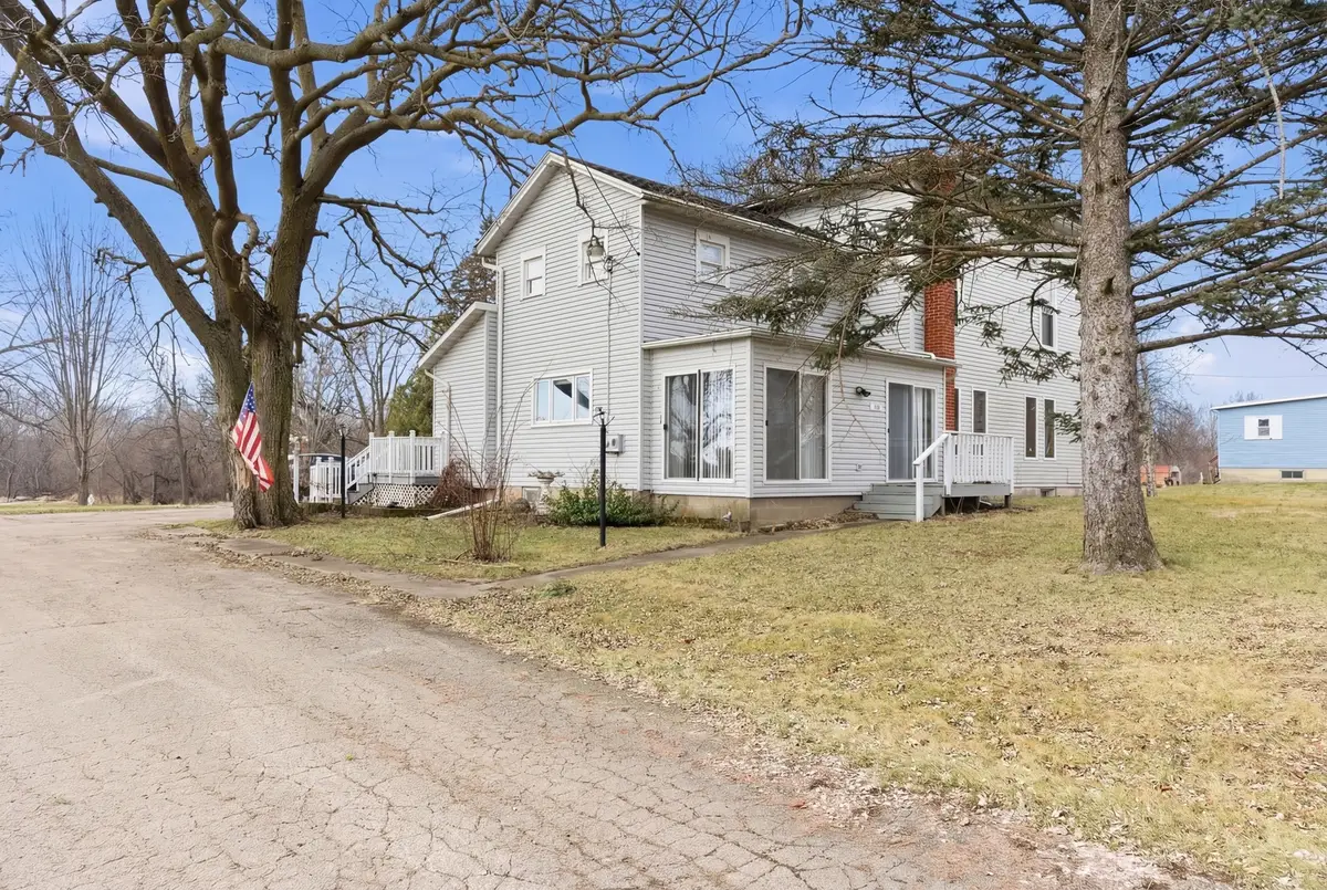 1431 Il Route 75, Freeport, IL 61032 - #1