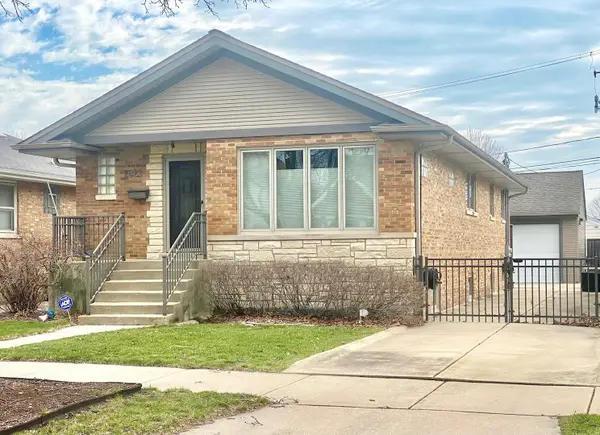 7523 N Osceola Avenue, Chicago, IL 60631