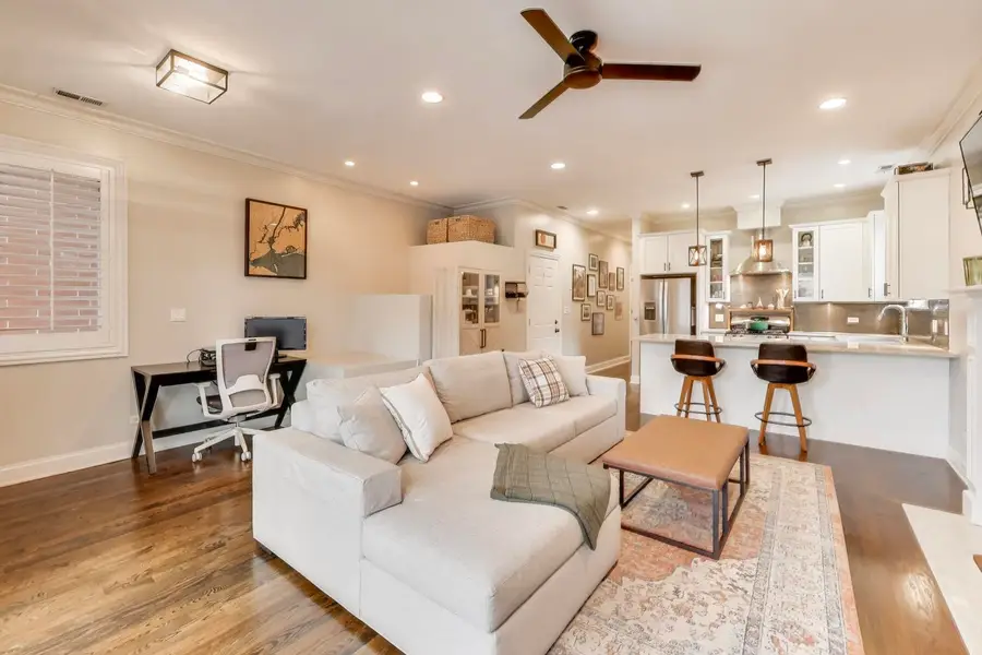 857 N Hermitage Avenue #2, Chicago, IL 60622 - #3