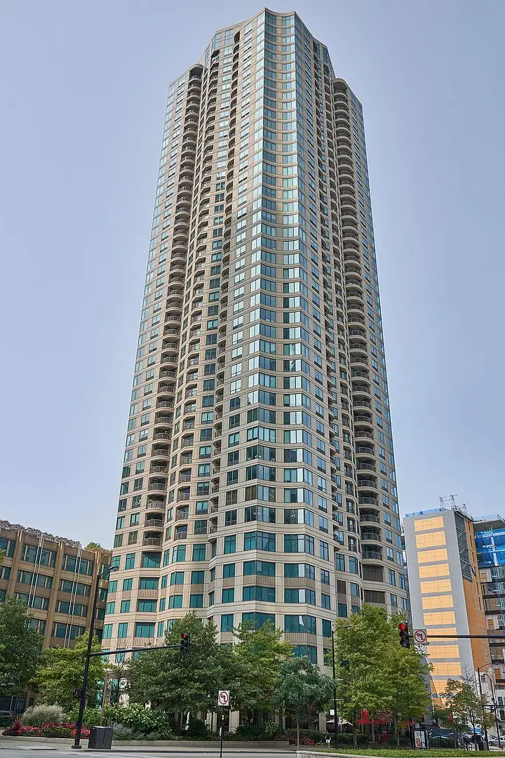 400 N La Salle Drive #1002, Chicago, IL 60654 - #1