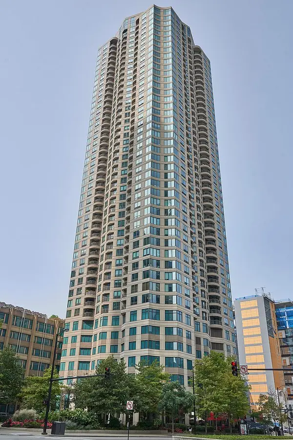 400 N La Salle Drive #1002, Chicago, IL 60654