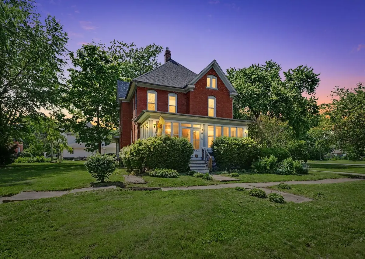 615 N William Street, Farmer City, IL 61842 - #1