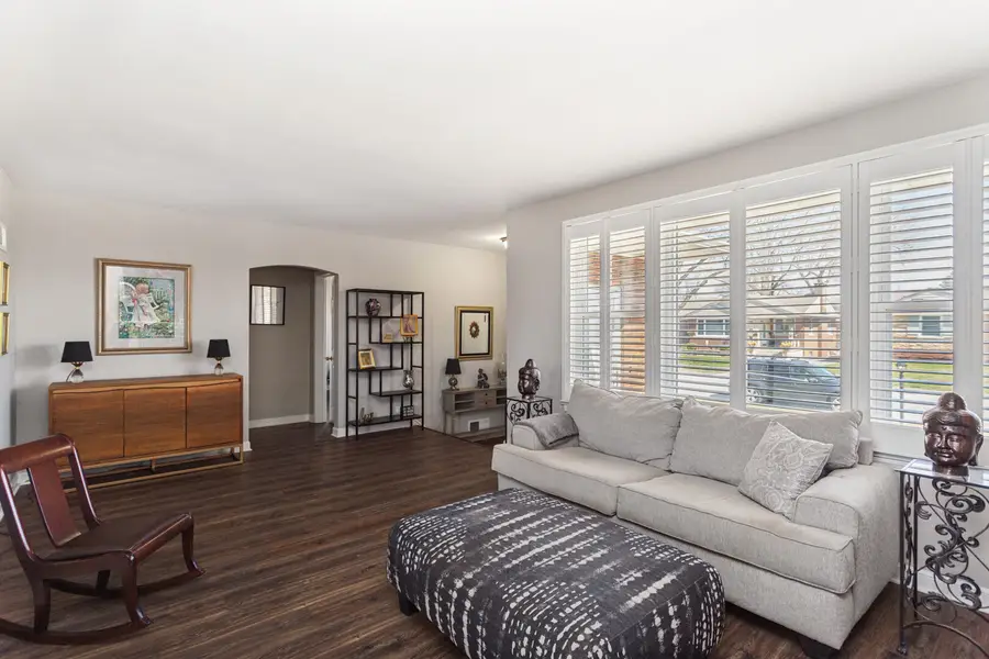 1558 Portsmouth Avenue, Westchester, IL 60154 - #3